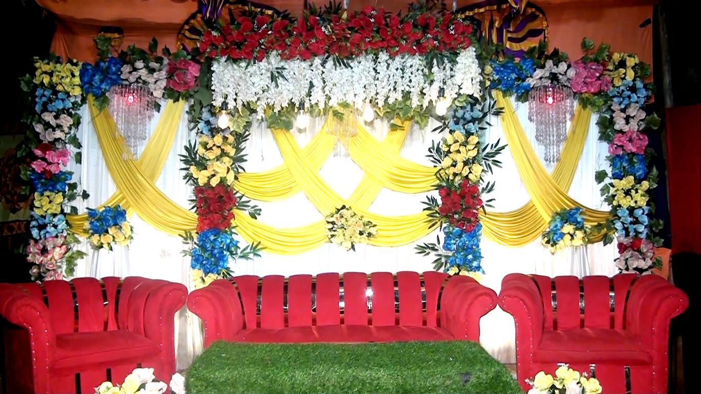 গায়ে হলুদের মনোমুগ্ধকর স্টেইজ সজ্জা