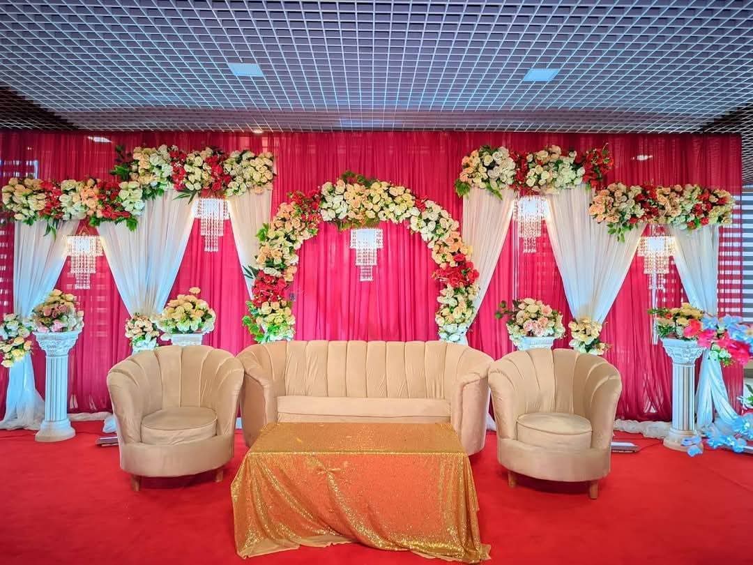প্রিমিয়াম ব্যাকড্রপ